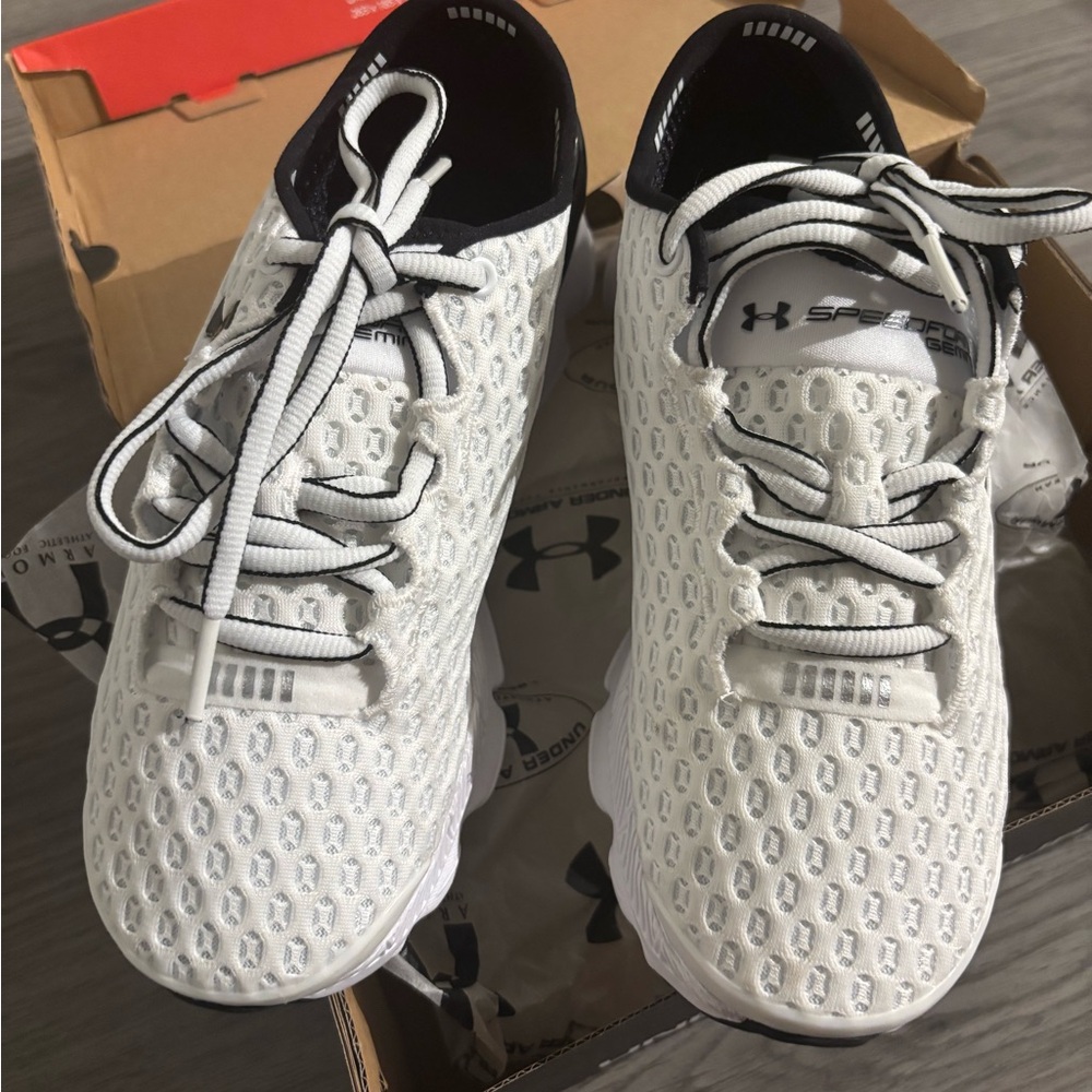 Under Armour UA SpeedForm® Gemini
Unisex Running Shoes